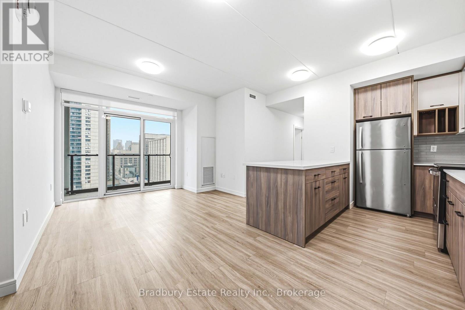 49 Walnut Street South — photo 4