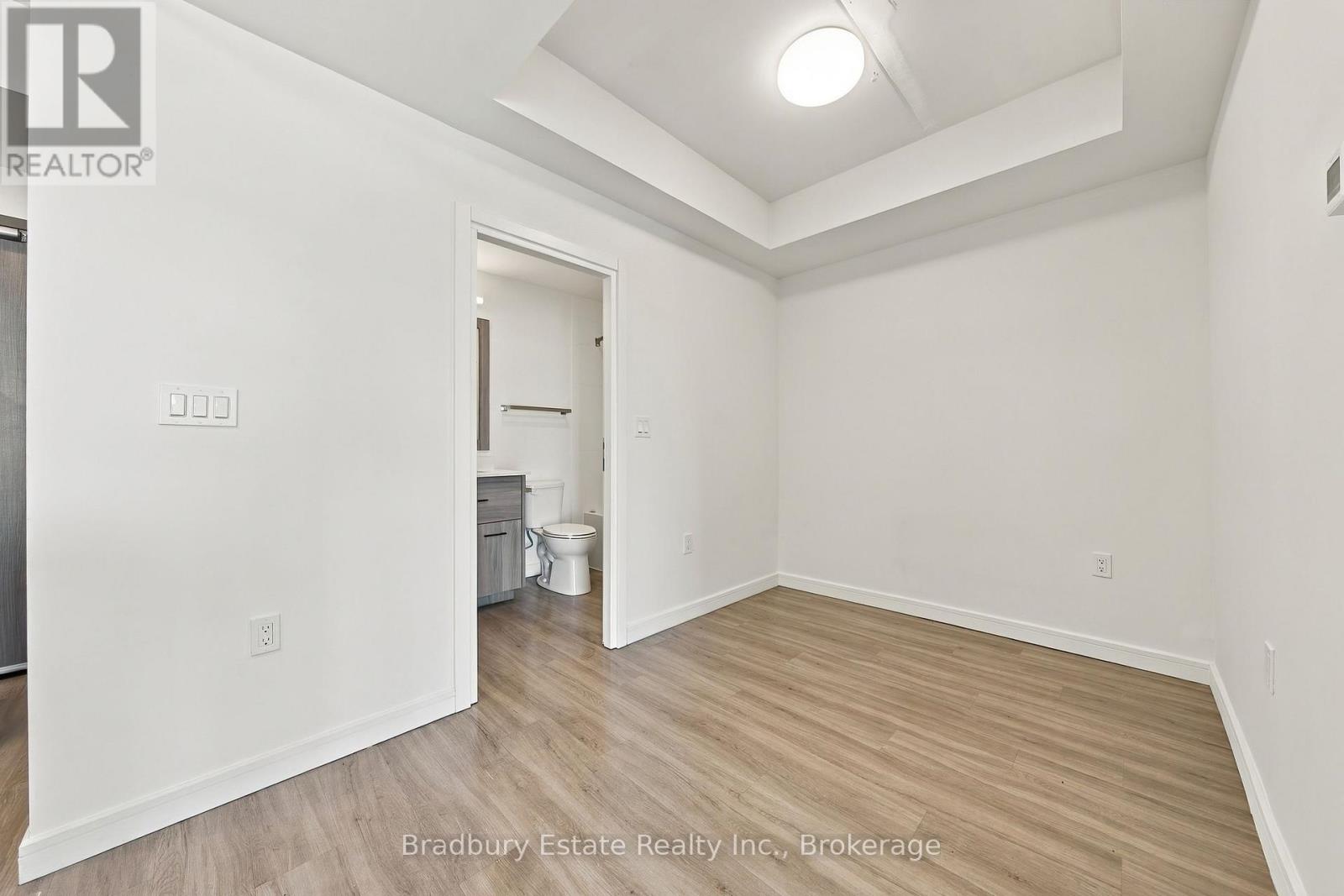 49 Walnut Street South — photo 13