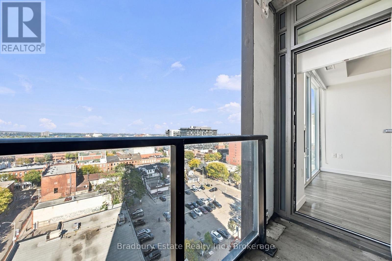 49 Walnut Street South — photo 19