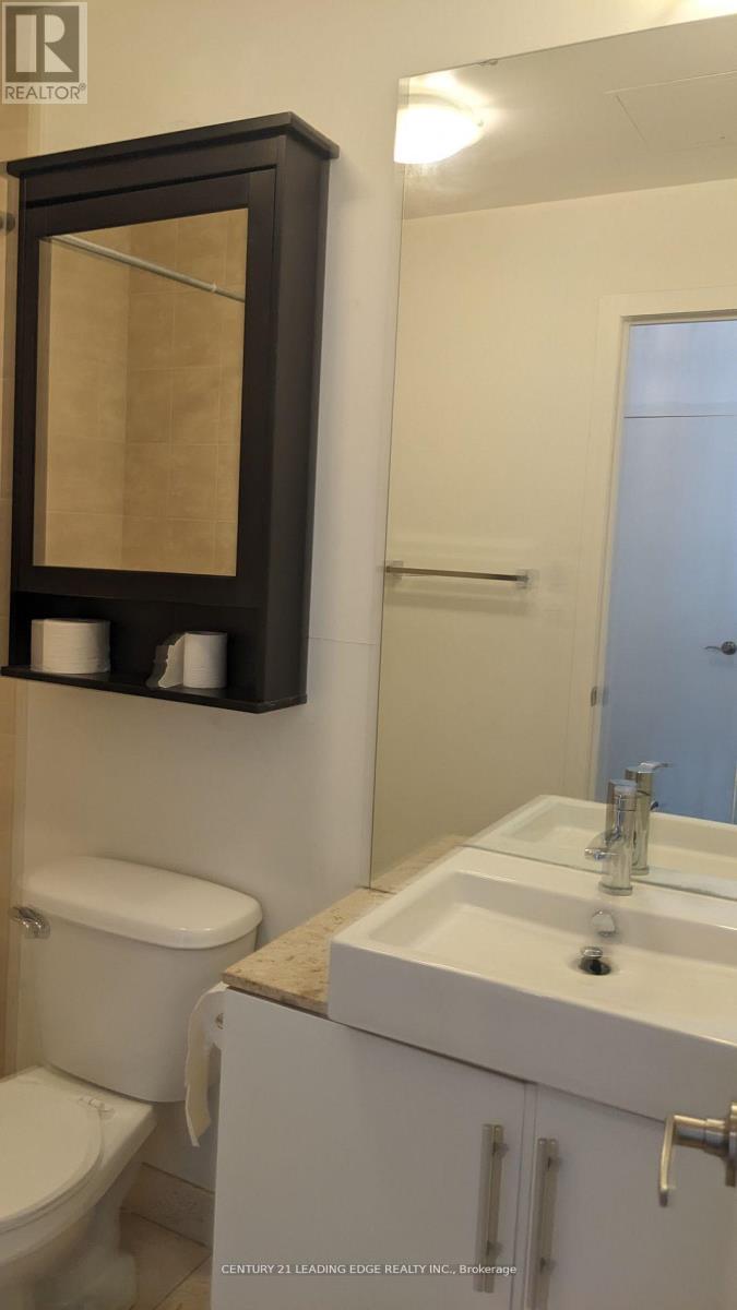 55 Bremner Boulevard — photo 7