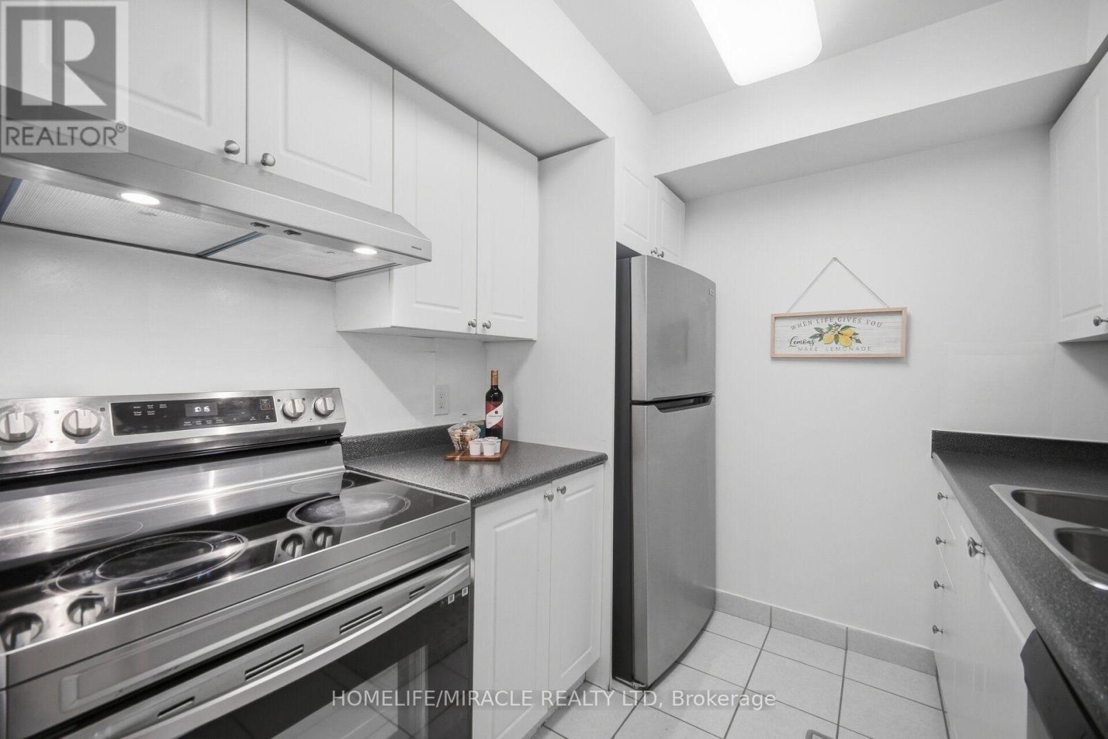 301- 260 Doris Avenue, Toronto, ON photo 15