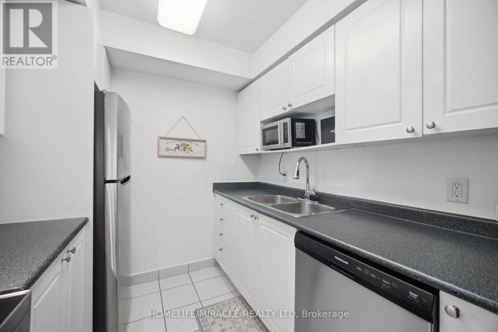 301- 260 Doris Avenue, Toronto, ON photo 16