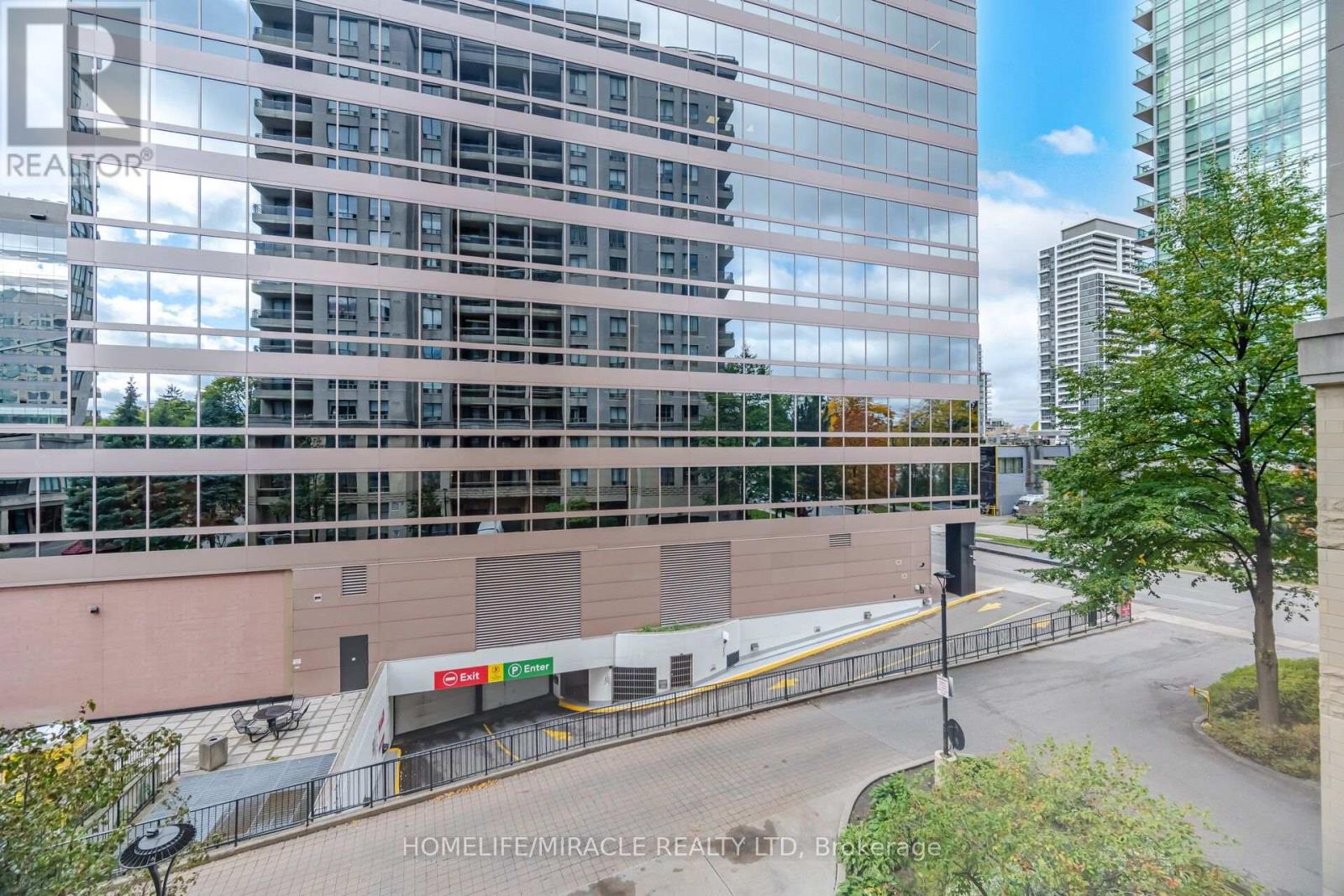 301- 260 Doris Avenue, Toronto, ON photo 20