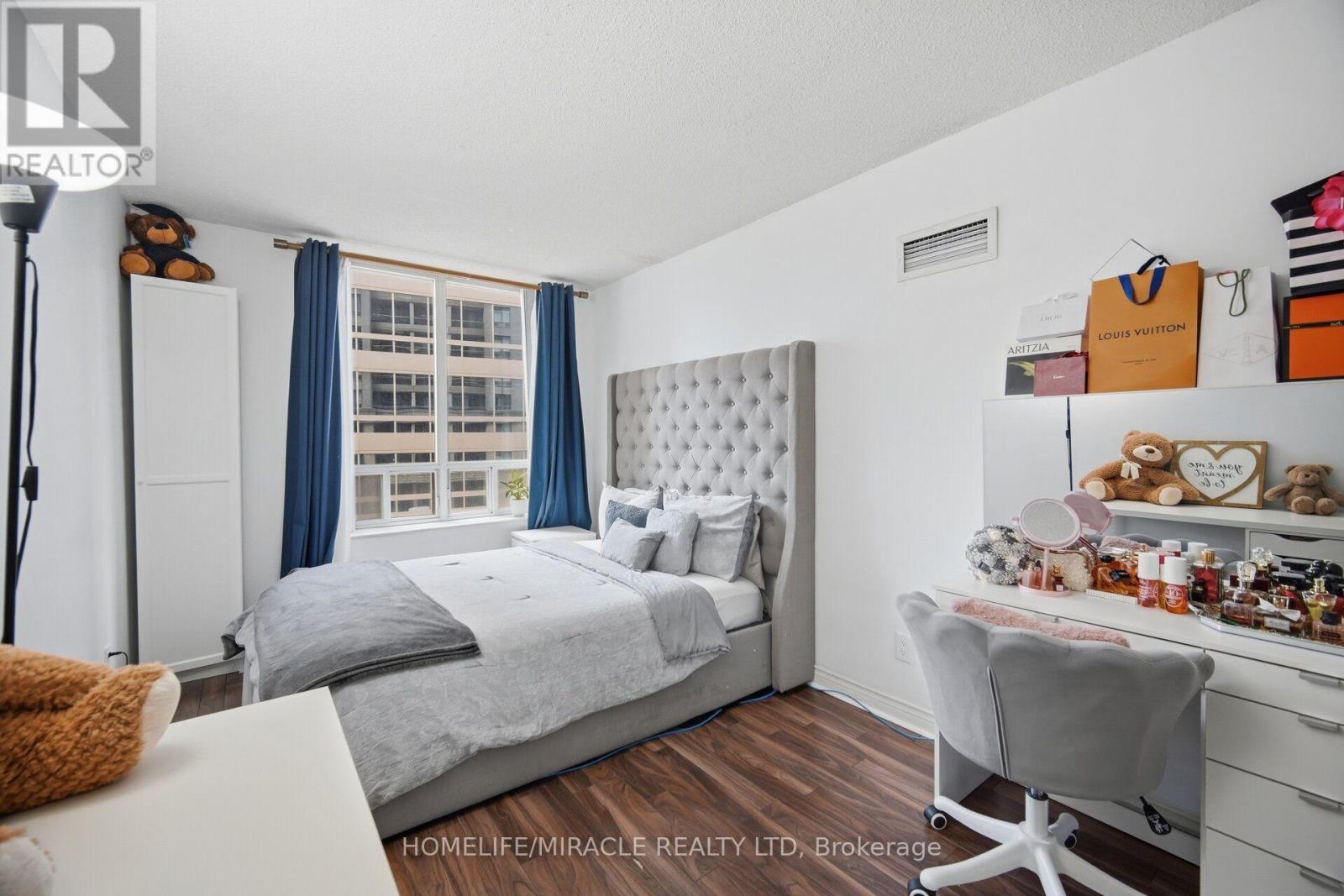 301- 260 Doris Avenue, Toronto, ON photo 22