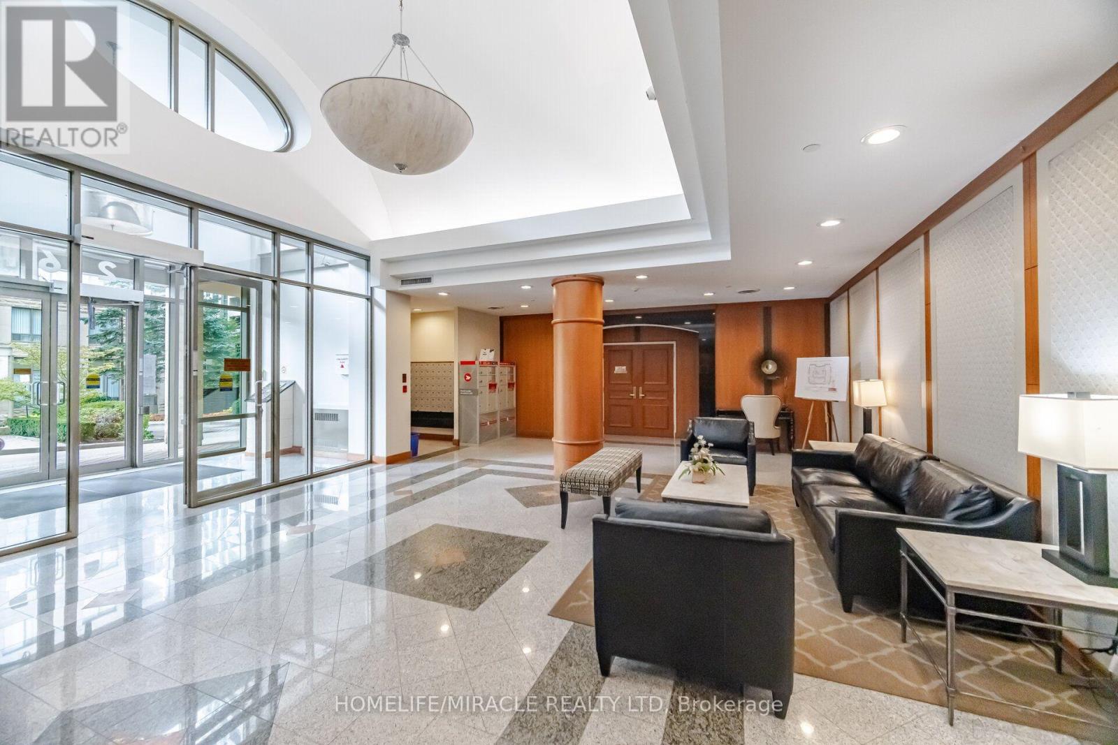 301- 260 Doris Avenue, Toronto, ON photo 4