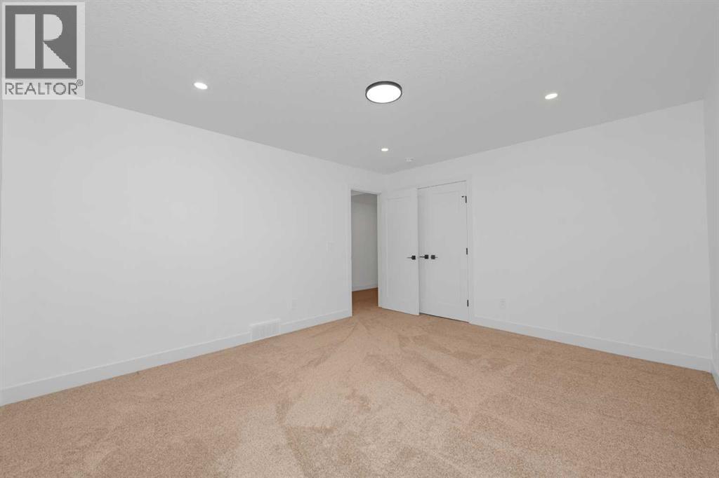 311 parkglen Crescent SE photo 38