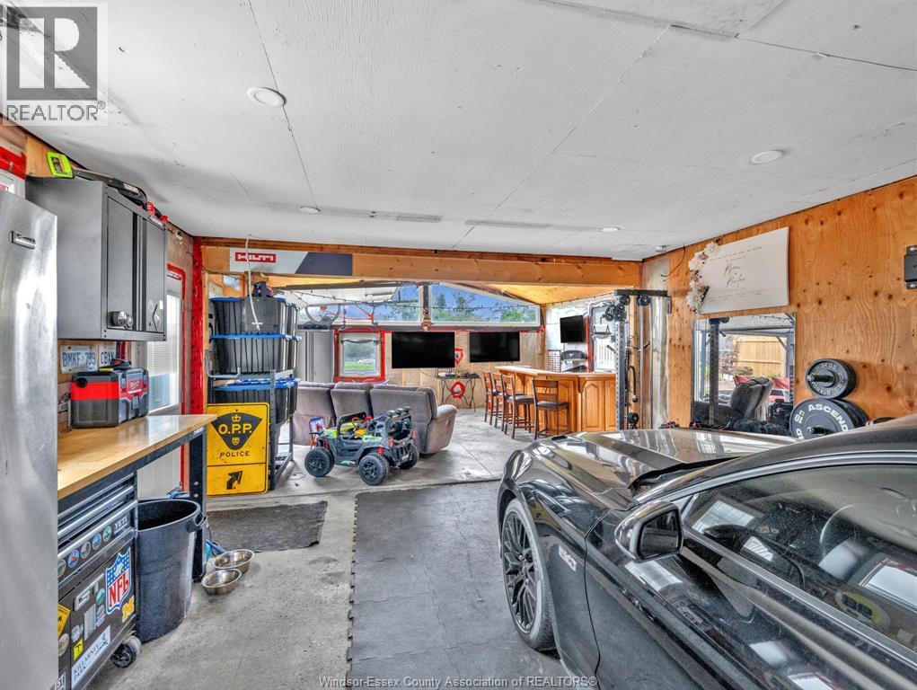 151 Alexander — photo 41