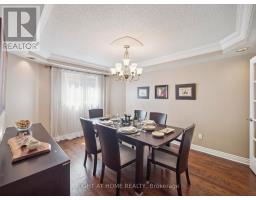 Bedroom 5 - 100 Carlyle Crescent, Aurora, ON L4G6P7 Photo 10