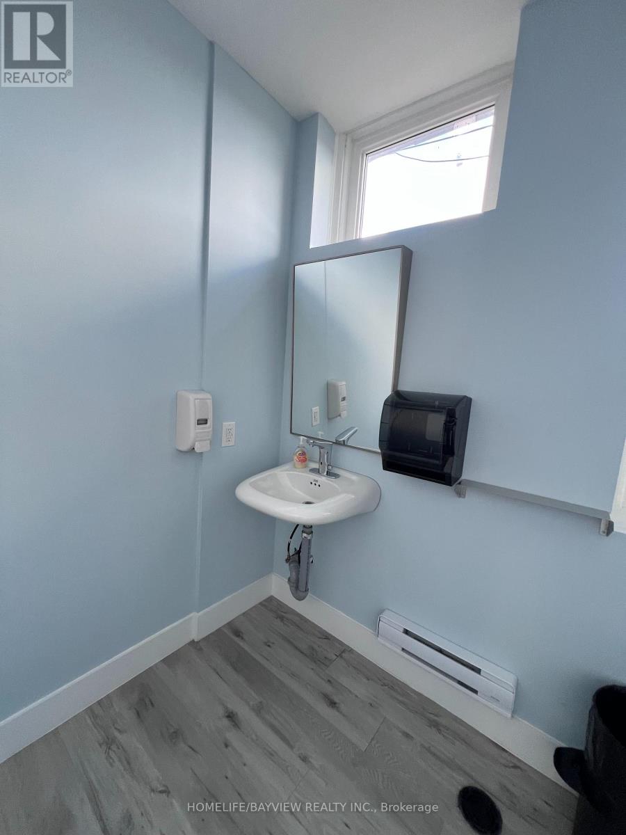 1176-A St Clair Avenue West — photo 13