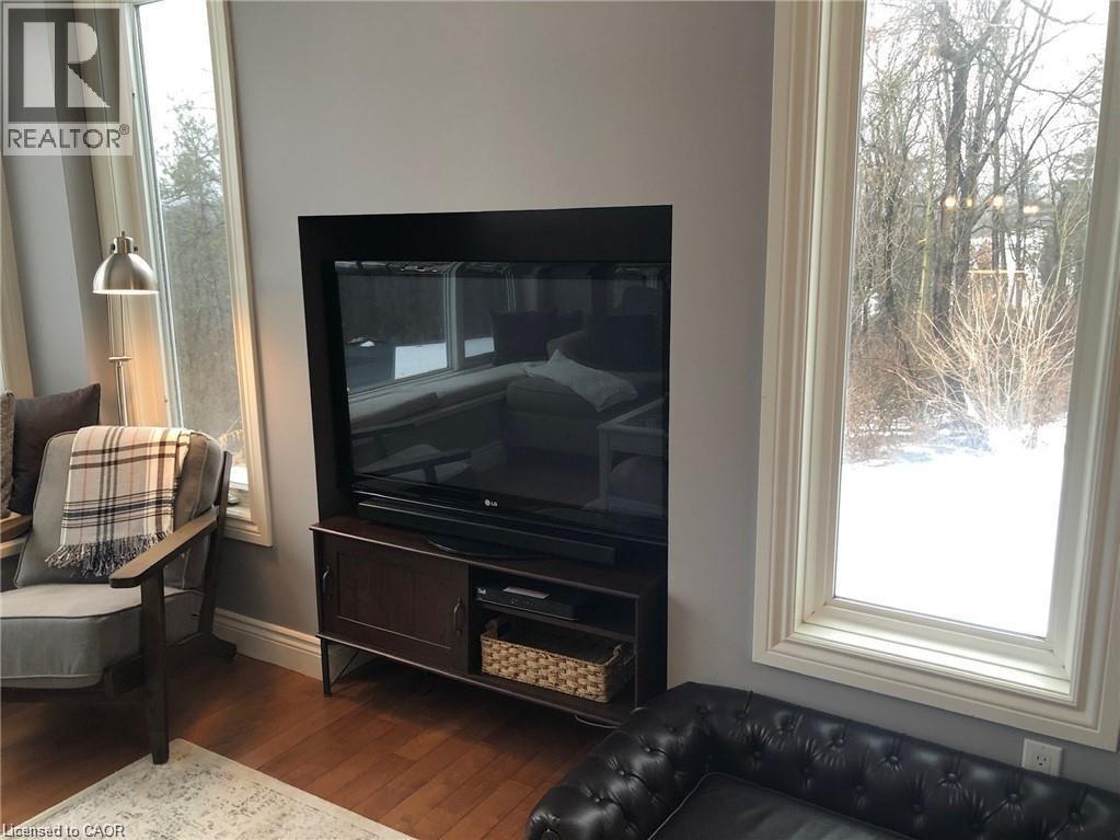 1387 Milburough Line — photo 15