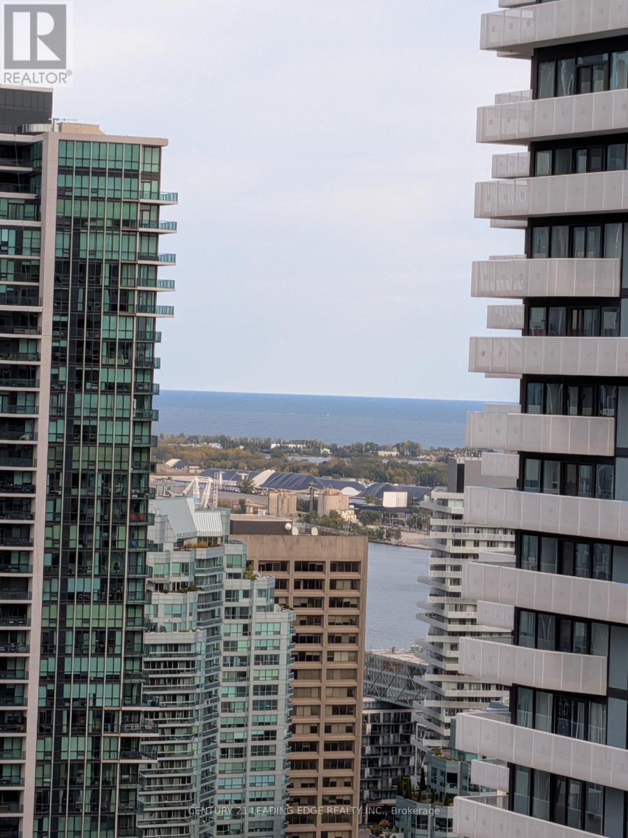 55 Bremner Boulevard — photo 14
