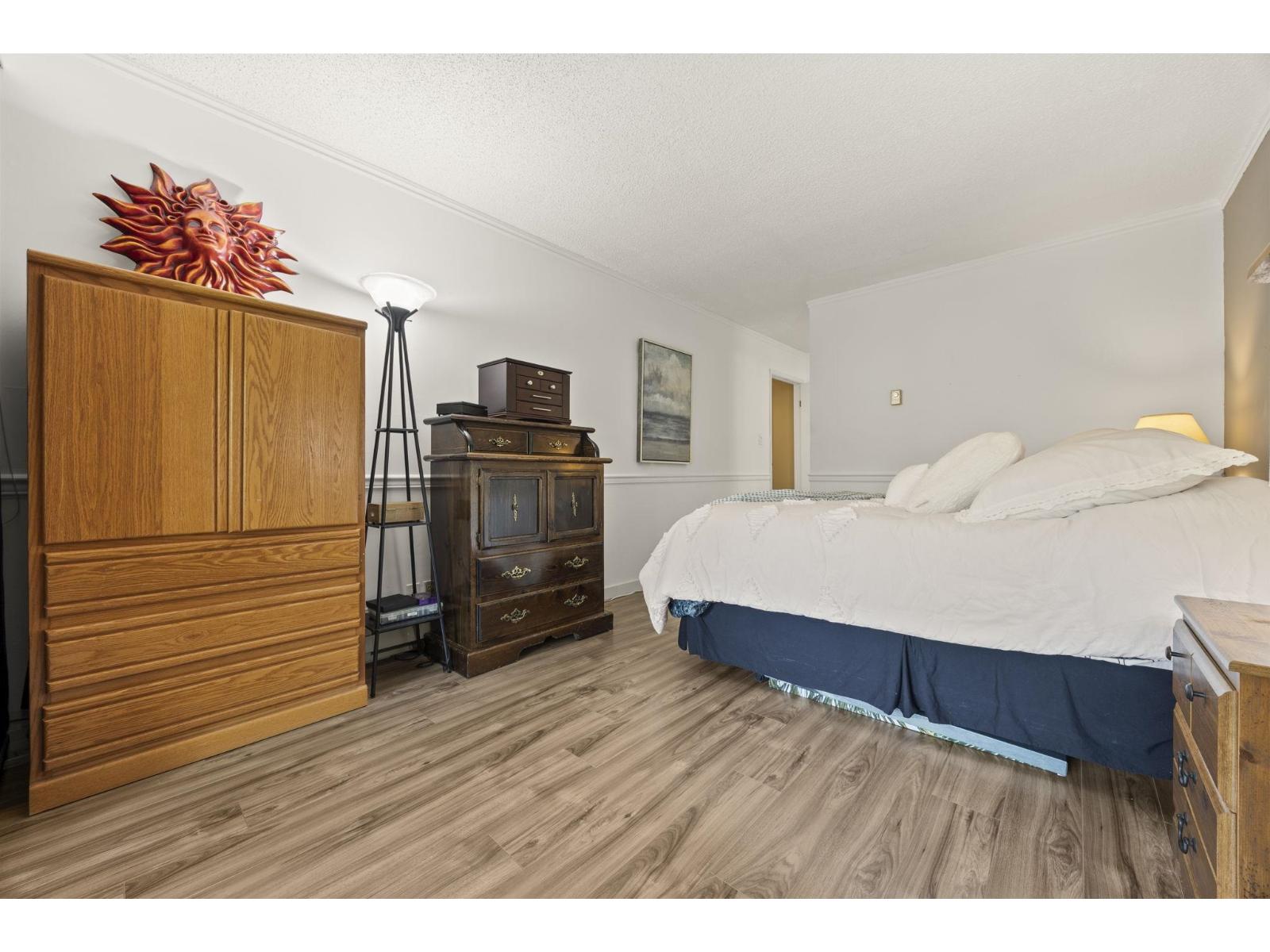 Photo of 212 15313 19 AVENUE 19