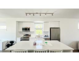 1 15487 99a Avenue, Surrey, BC V3R0G9 Photo 8