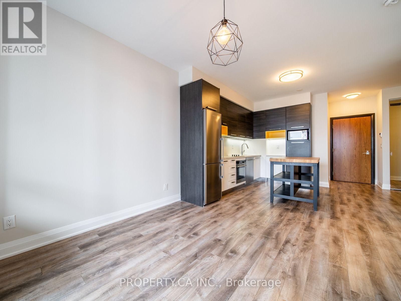 36 Park Lawn Road — photo 4