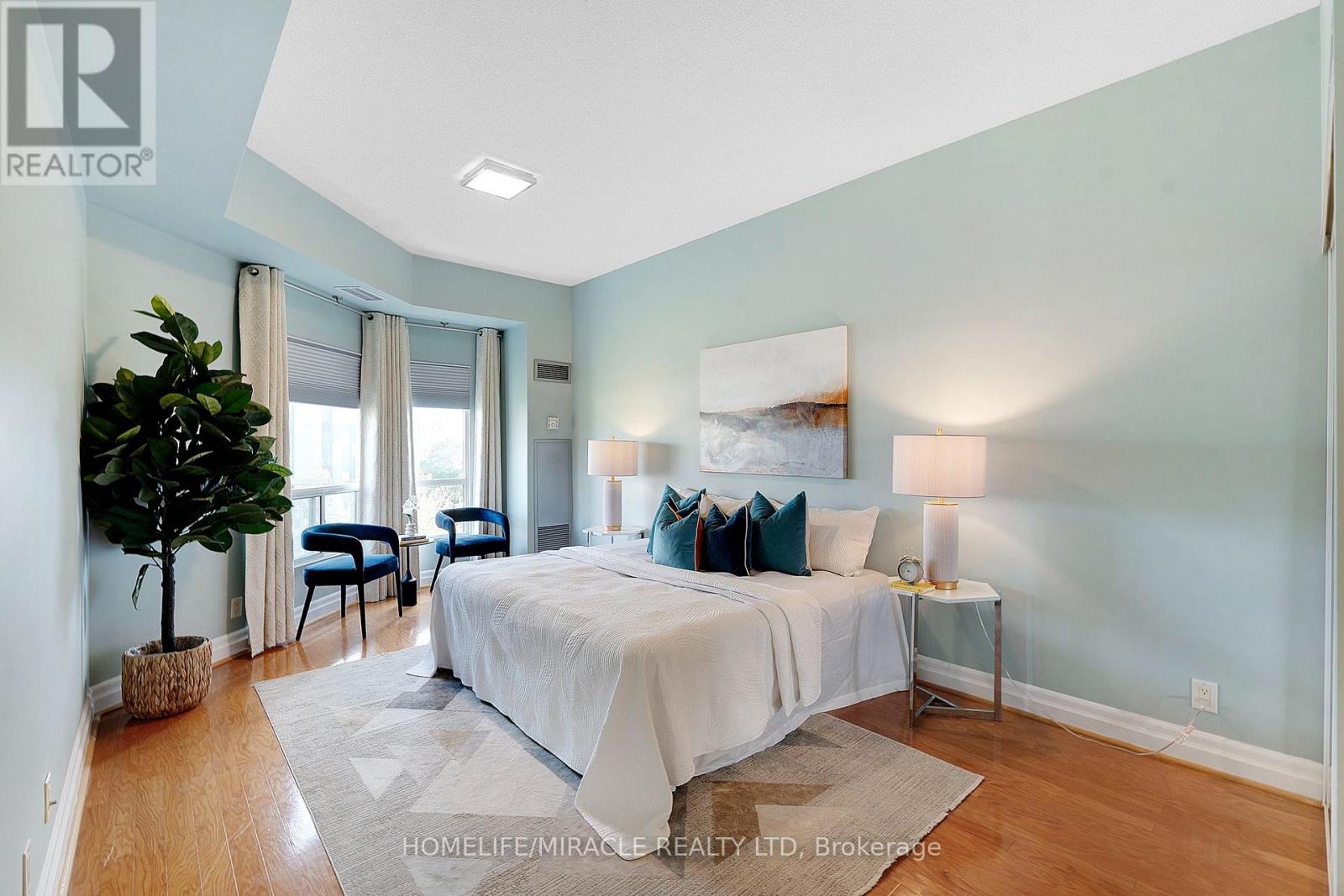 136 (PH3)- 24 Chapel Street, Halton Hills, ON photo 14