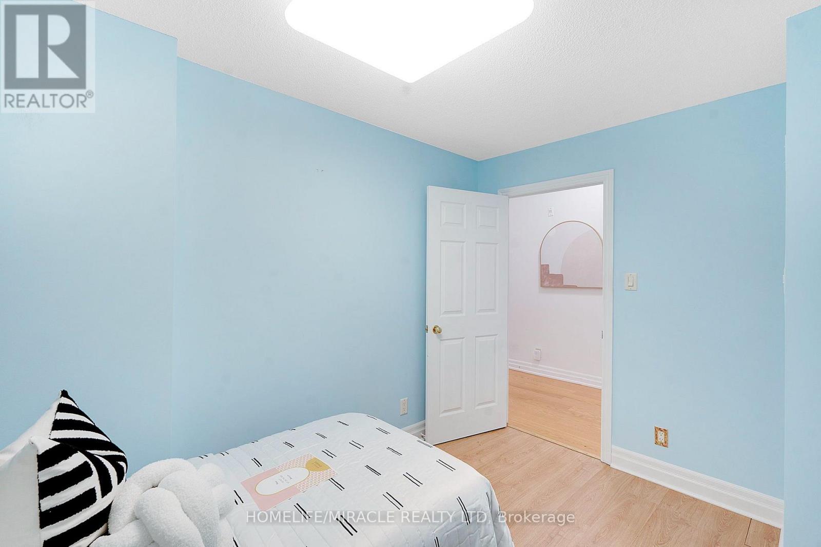 136 (PH3)- 24 Chapel Street, Halton Hills, ON photo 19