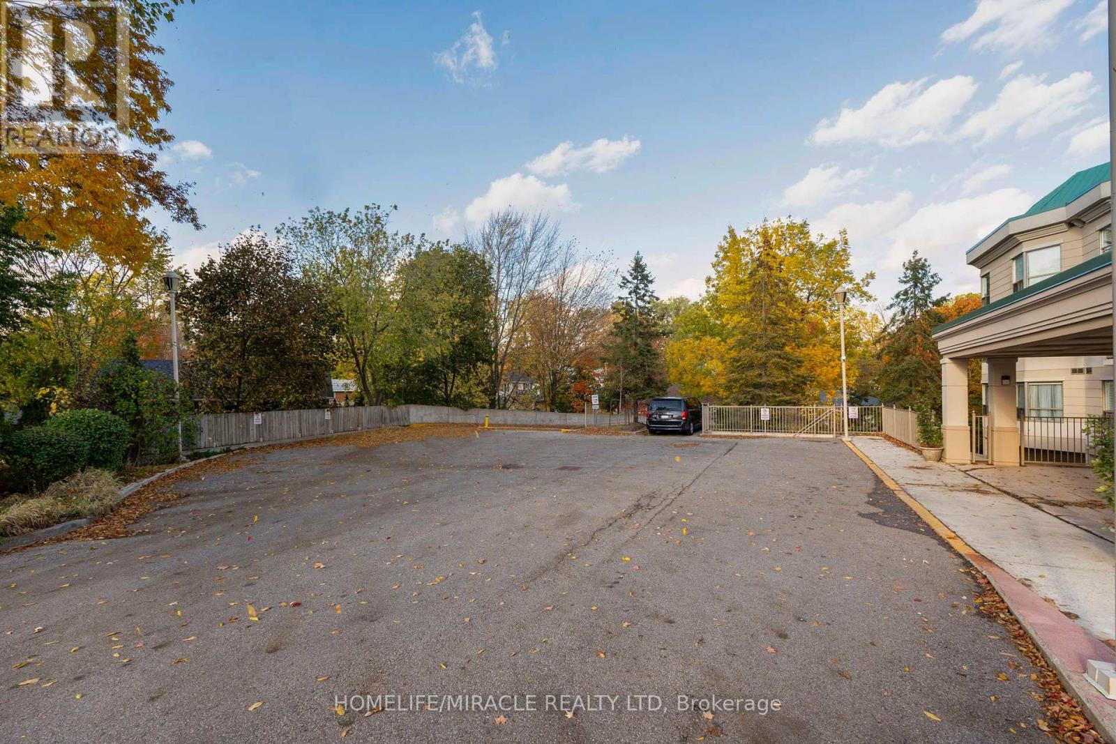 136 (PH3)- 24 Chapel Street, Halton Hills, ON photo 28