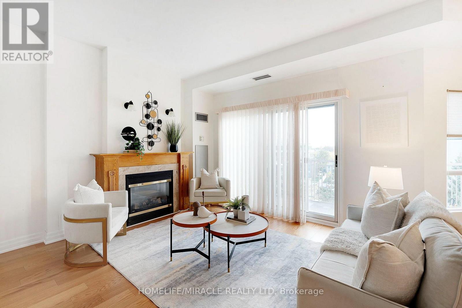 136 (PH3)- 24 Chapel Street, Halton Hills, ON photo 9