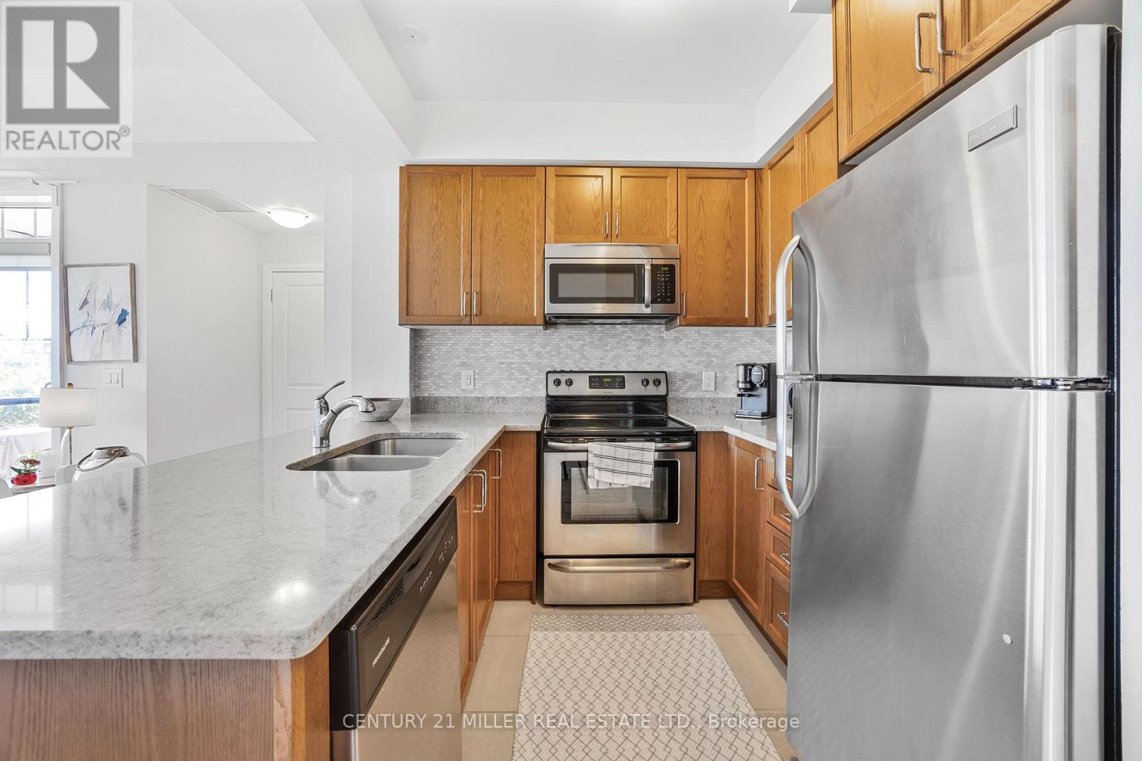 201- 275 Roxton Road, Oakville, ON photo 14