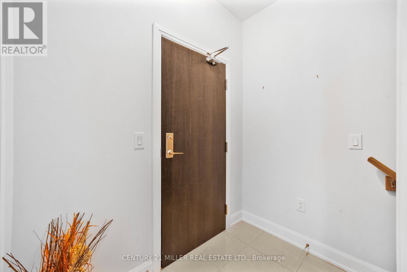 201- 275 Roxton Road, Oakville, ON photo 8