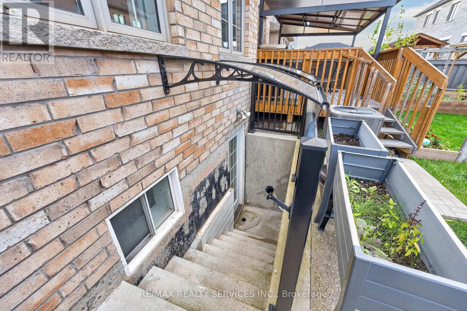 3 Blue Silo Way, Brampton, ON photo 35