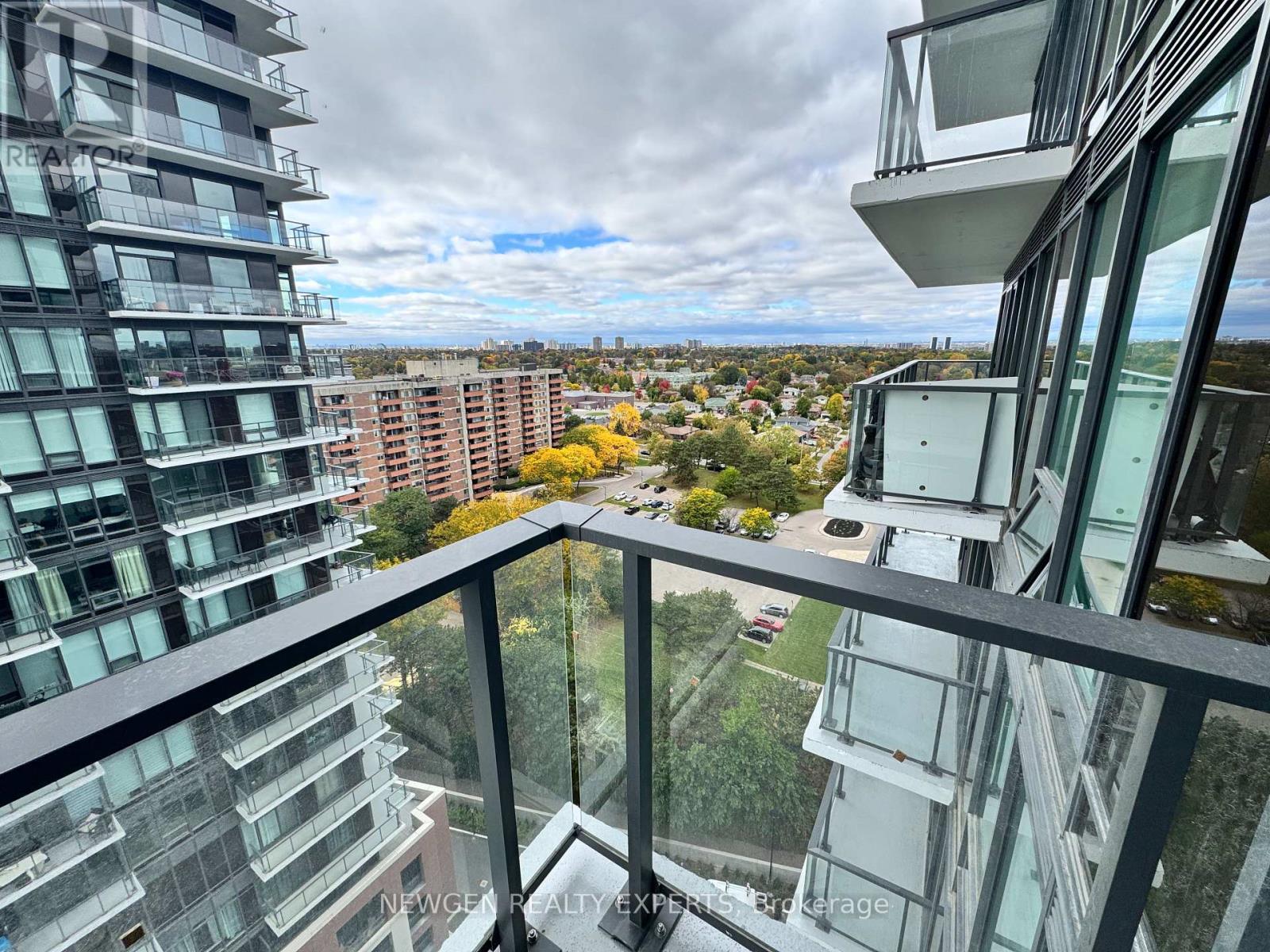 4010 Eglinton Avenue West — photo 11