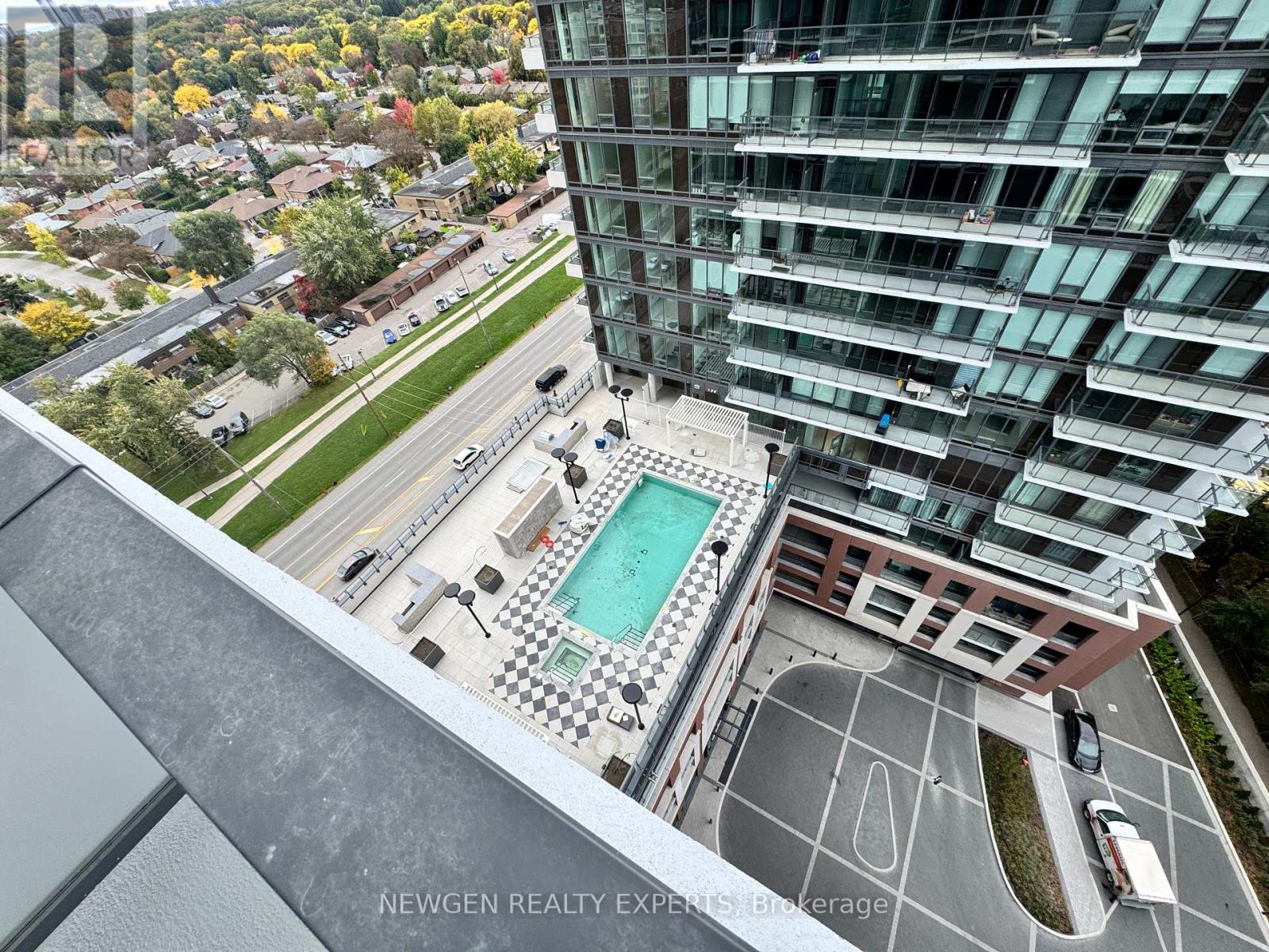 4010 Eglinton Avenue West — photo 12