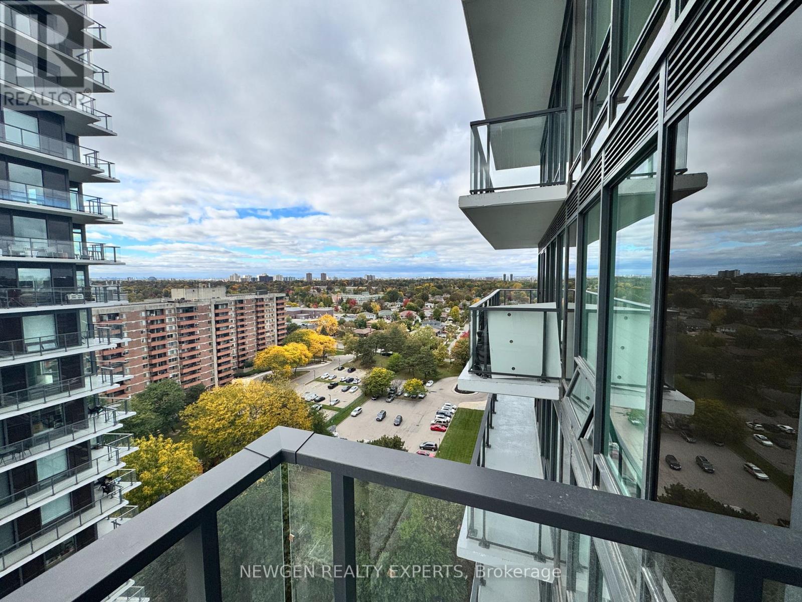 4010 Eglinton Avenue West — photo 13
