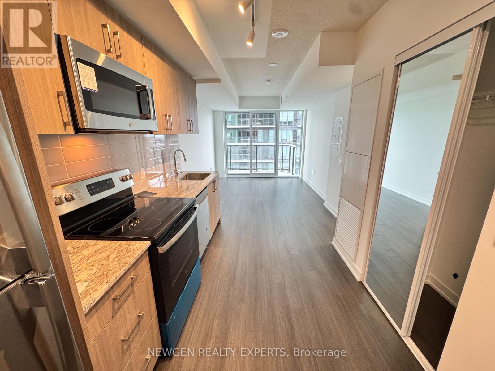 4010 Eglinton Avenue West — photo 3