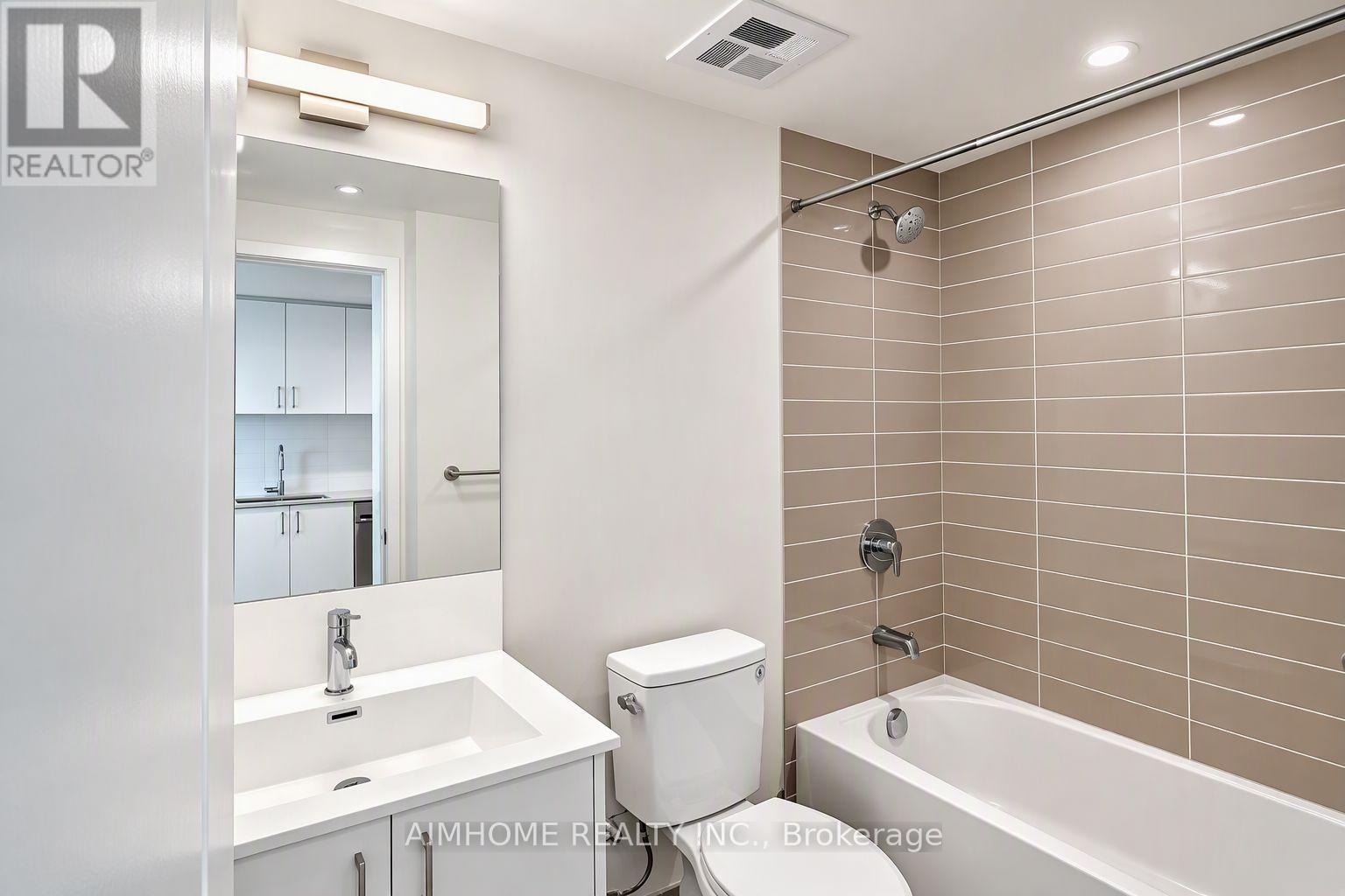 4010 Eglinton Avenue West — photo 12