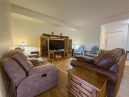 323 457 9th., Street, Brandon, MB R7A3K8 Photo 16