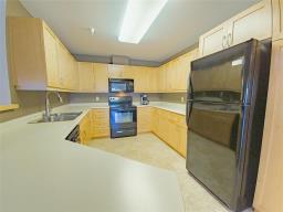 323 457 9th., Street, Brandon, MB R7A3K8 Photo 8