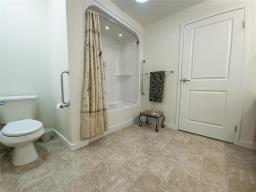 323 457 9th., Street, Brandon, MB R7A3K8 Photo 24