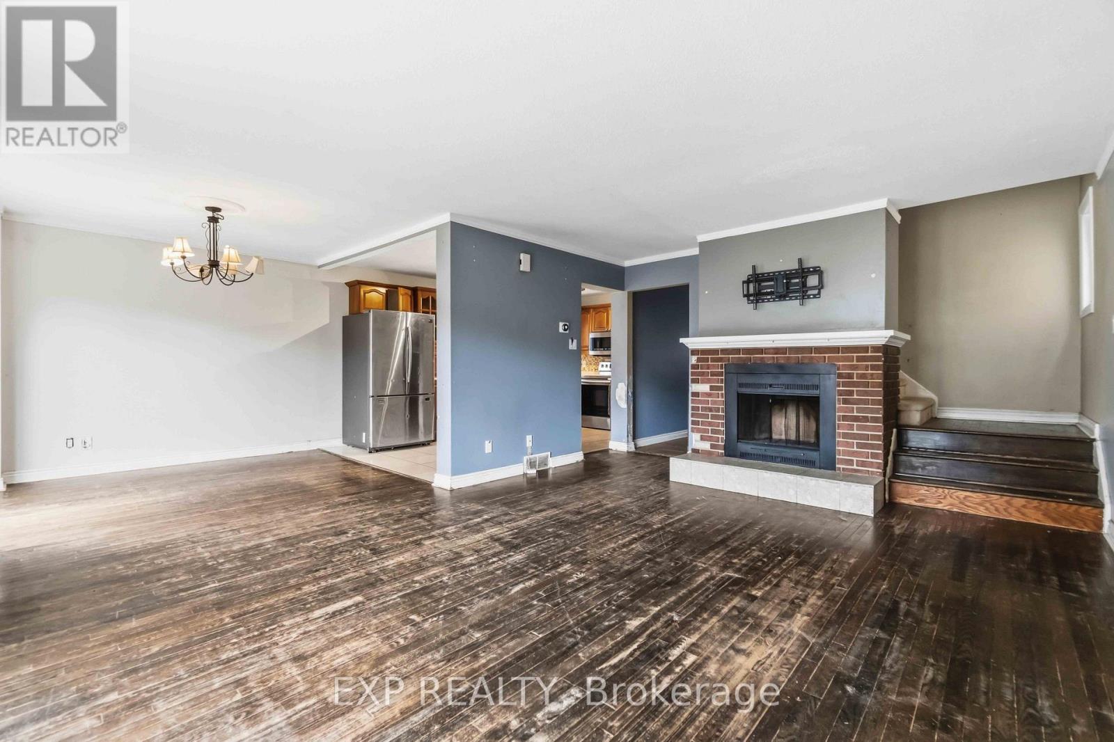 7 FULHAM COURT - 6