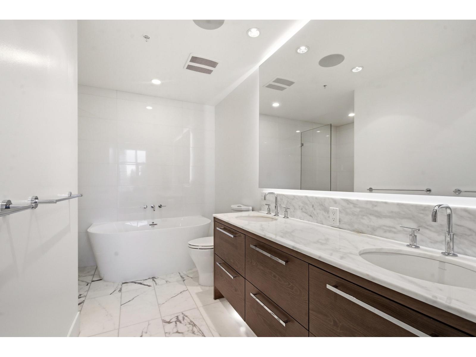 509 1501 VIDAL STREET, White Rock - Image 1