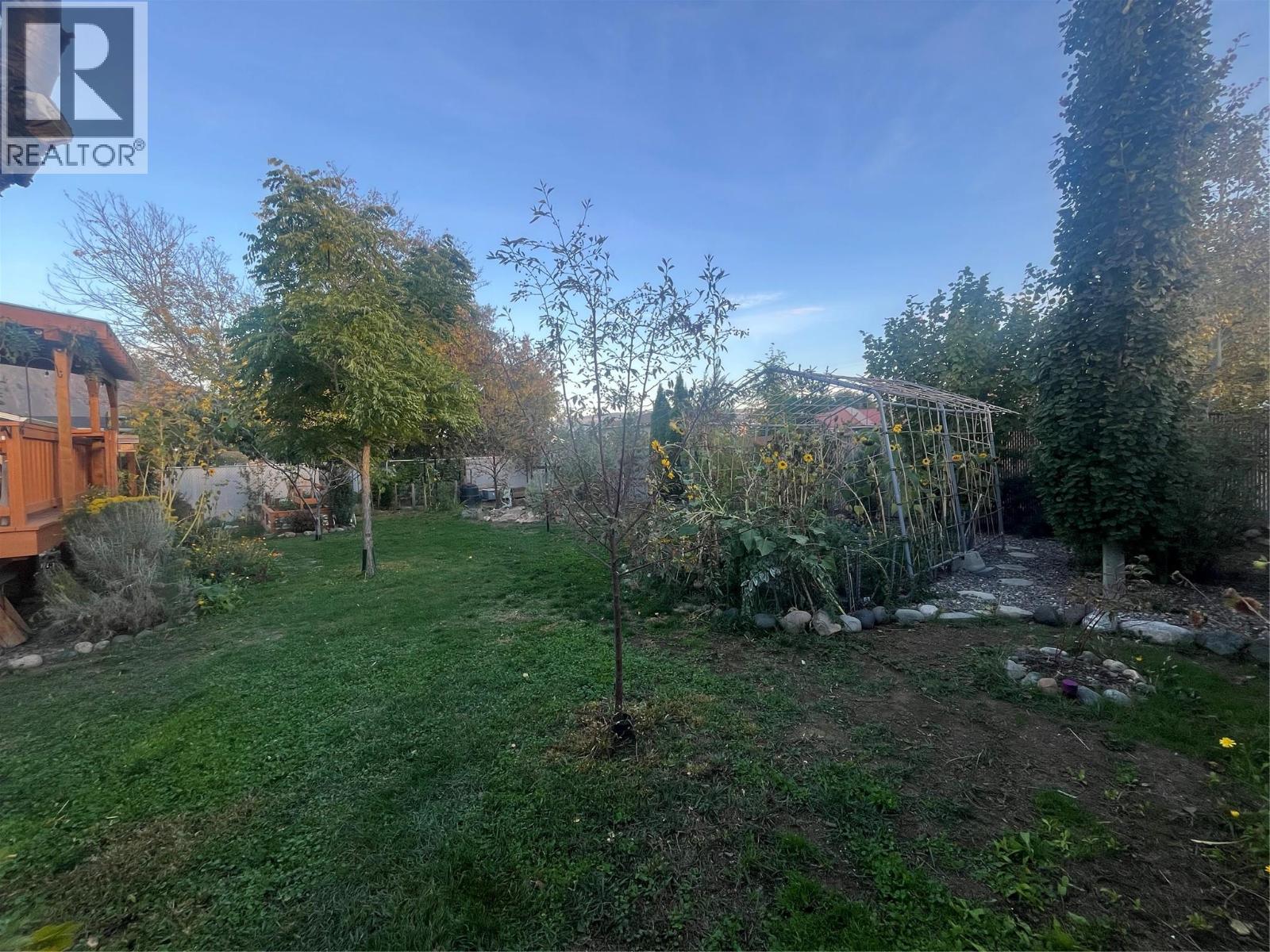 266 CHESTNUT Avenue - 40