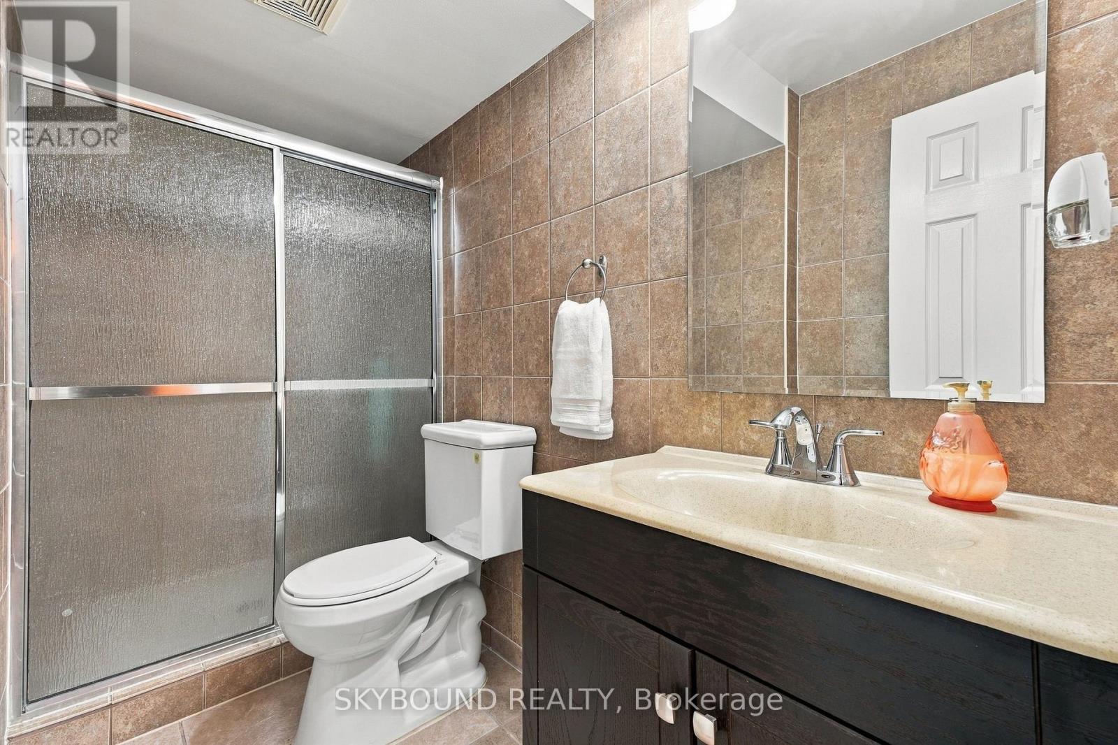 51 THORPE CRESCENT - 37