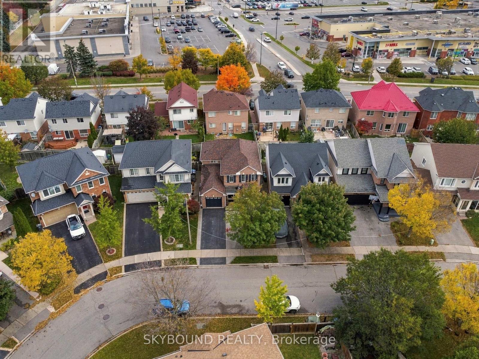 51 THORPE CRESCENT - 42