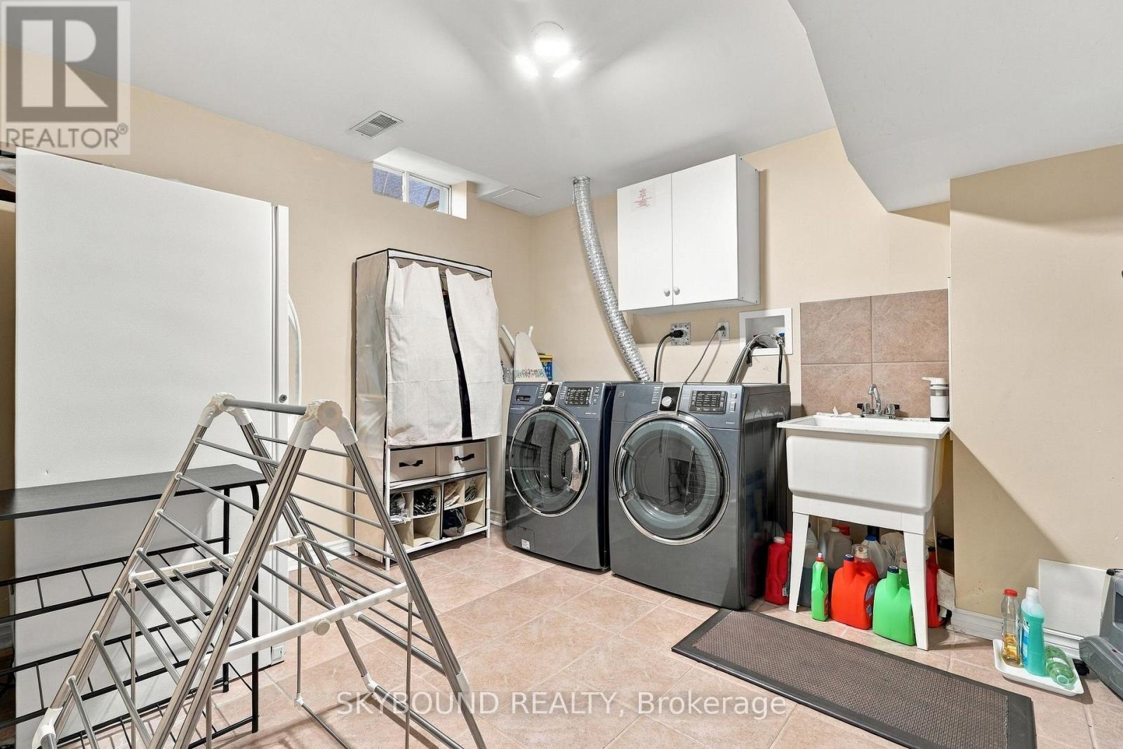51 THORPE CRESCENT - 31