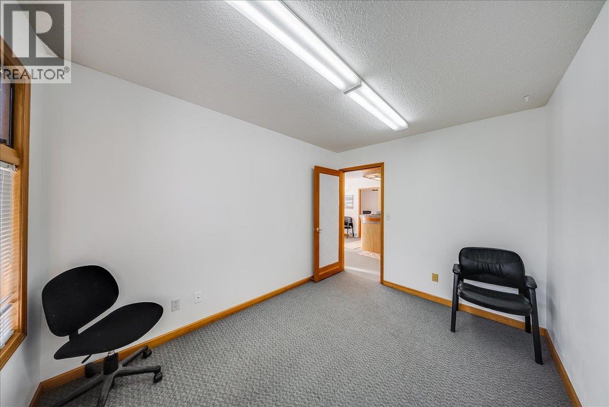  2009 Columbia Avenue, Castlegar - Image 1