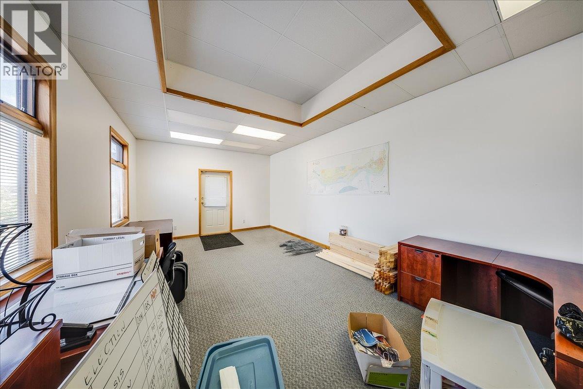  2009 Columbia Avenue, Castlegar - Image 1