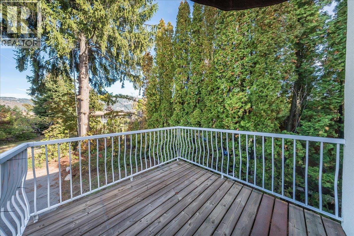  2009 Columbia Avenue, Castlegar - Image 1
