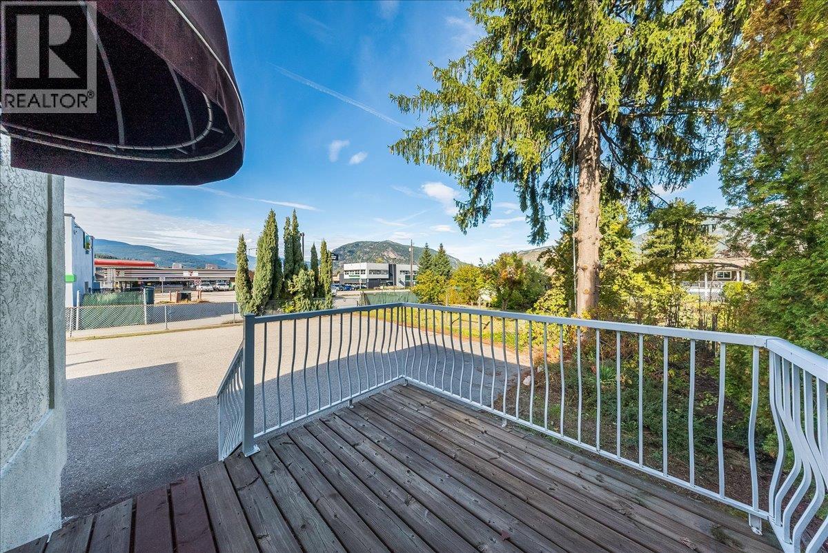  2009 Columbia Avenue, Castlegar - Image 1