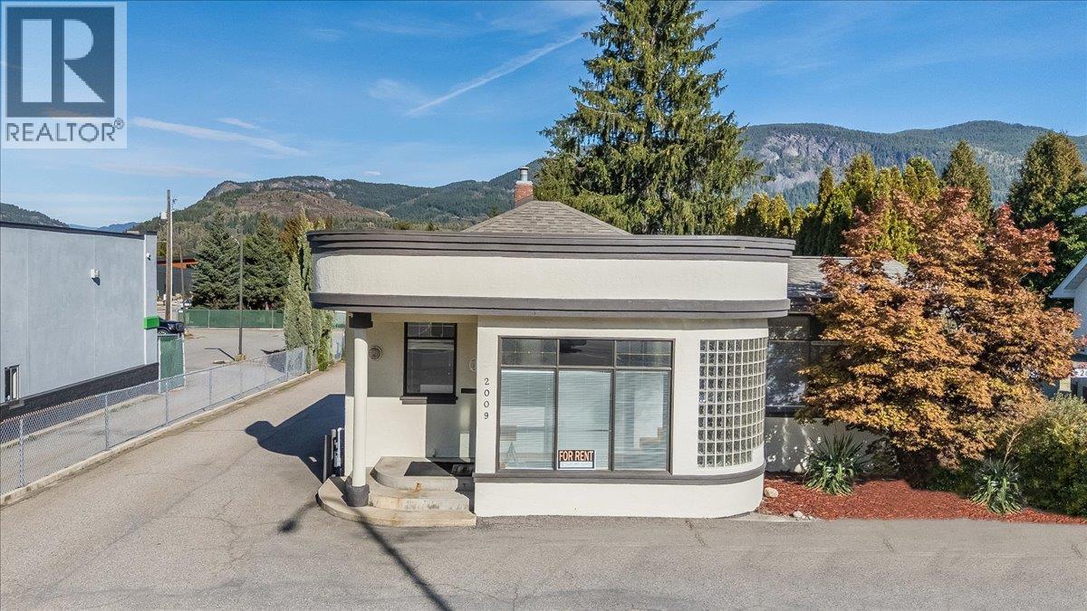  2009 Columbia Avenue, Castlegar - Image 1