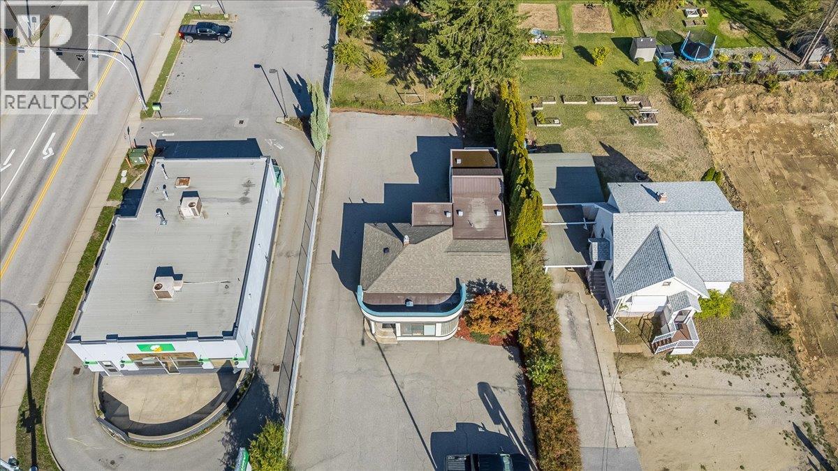  2009 Columbia Avenue, Castlegar - Image 1