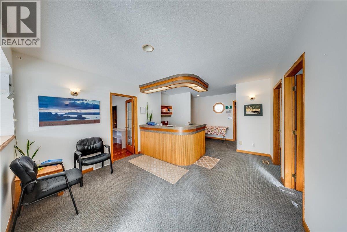  2009 Columbia Avenue, Castlegar - Image 1