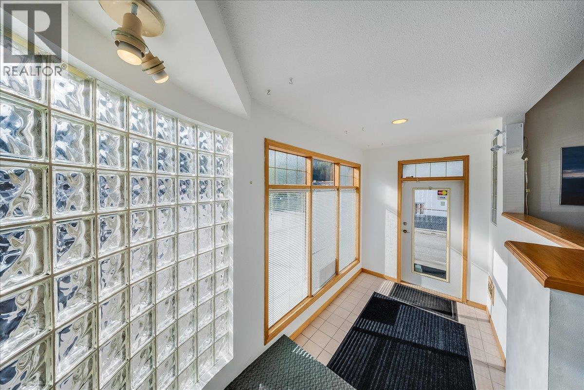  2009 Columbia Avenue, Castlegar - Image 1