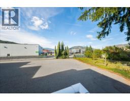2009 Columbia Avenue, Castlegar, BC V1N2W9 Photo 21