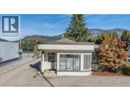 2009 Columbia Avenue, Castlegar, BC V1N2W9 Photo 28