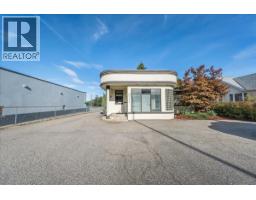 2009 Columbia Avenue, Castlegar, BC V1N2W9 Photo 31